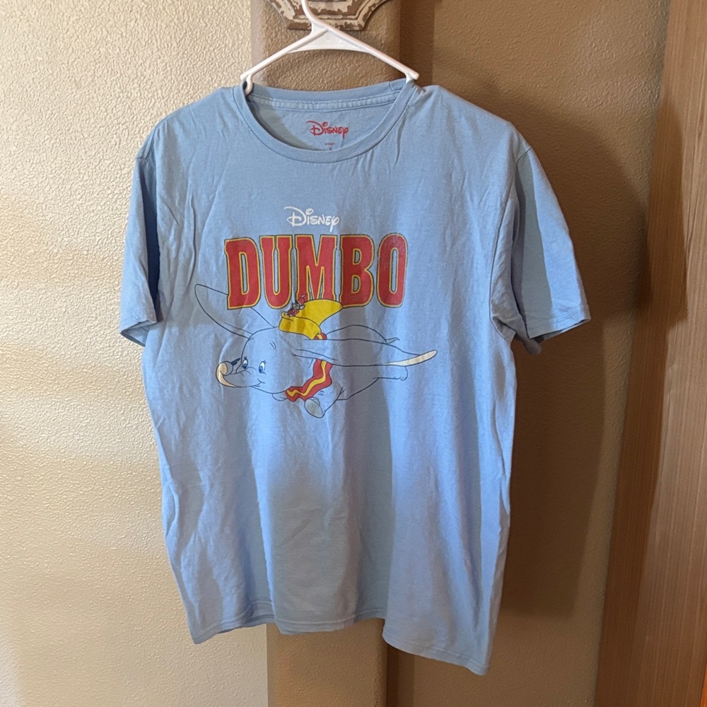 Disney Dumbo Light Blue Graphic Tee size Large